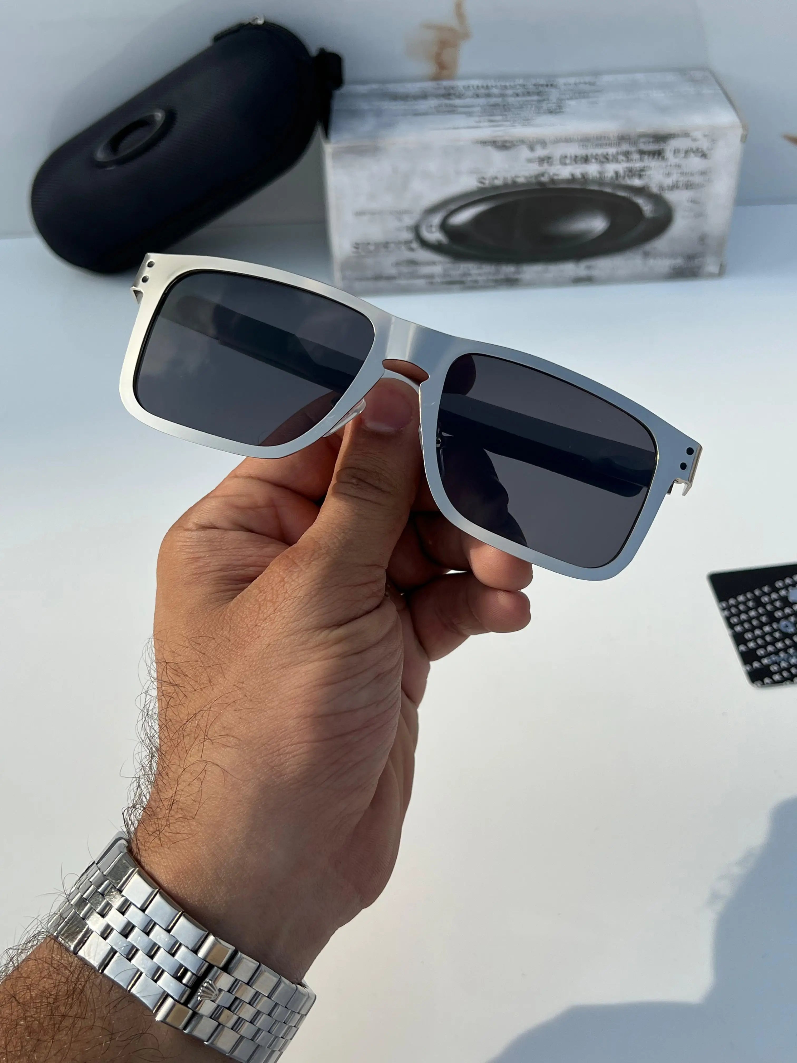 Oakley_1701_silver_black