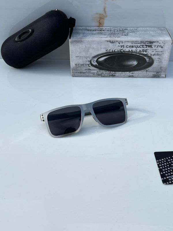 Oakley_1701_silver_black