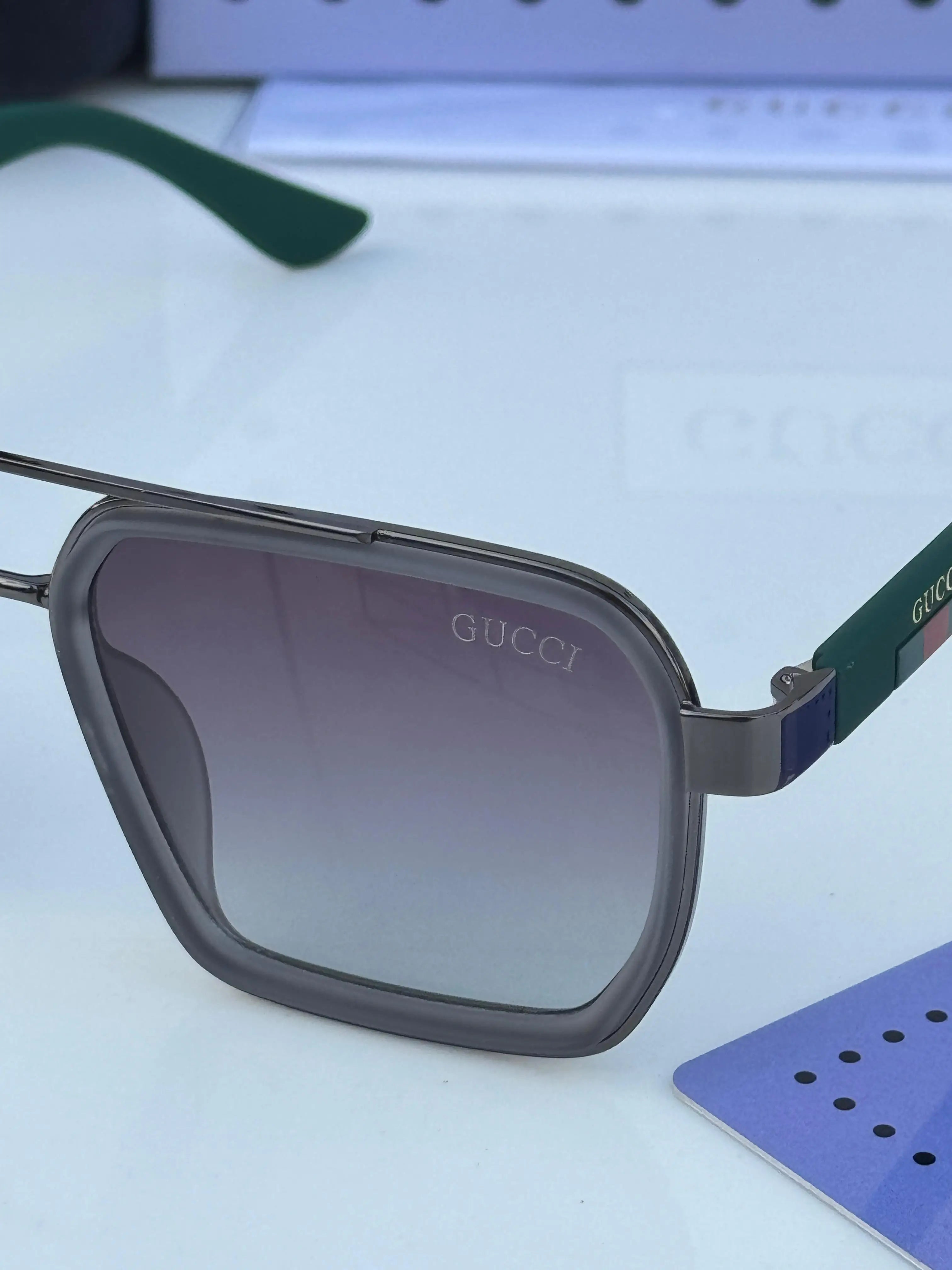 Gucci_963_gun_green Secondary image