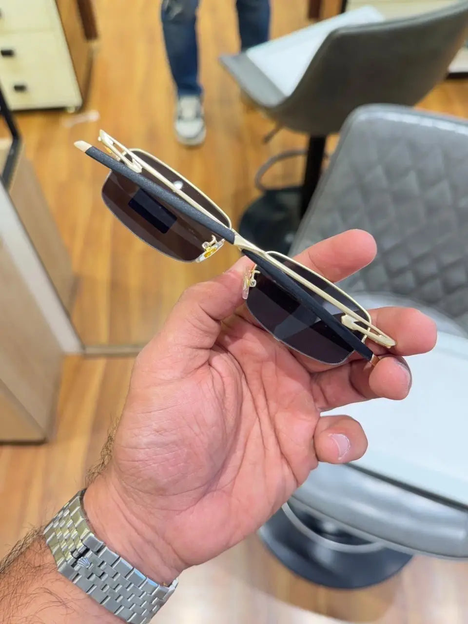 Oakley_24015_gold_black
