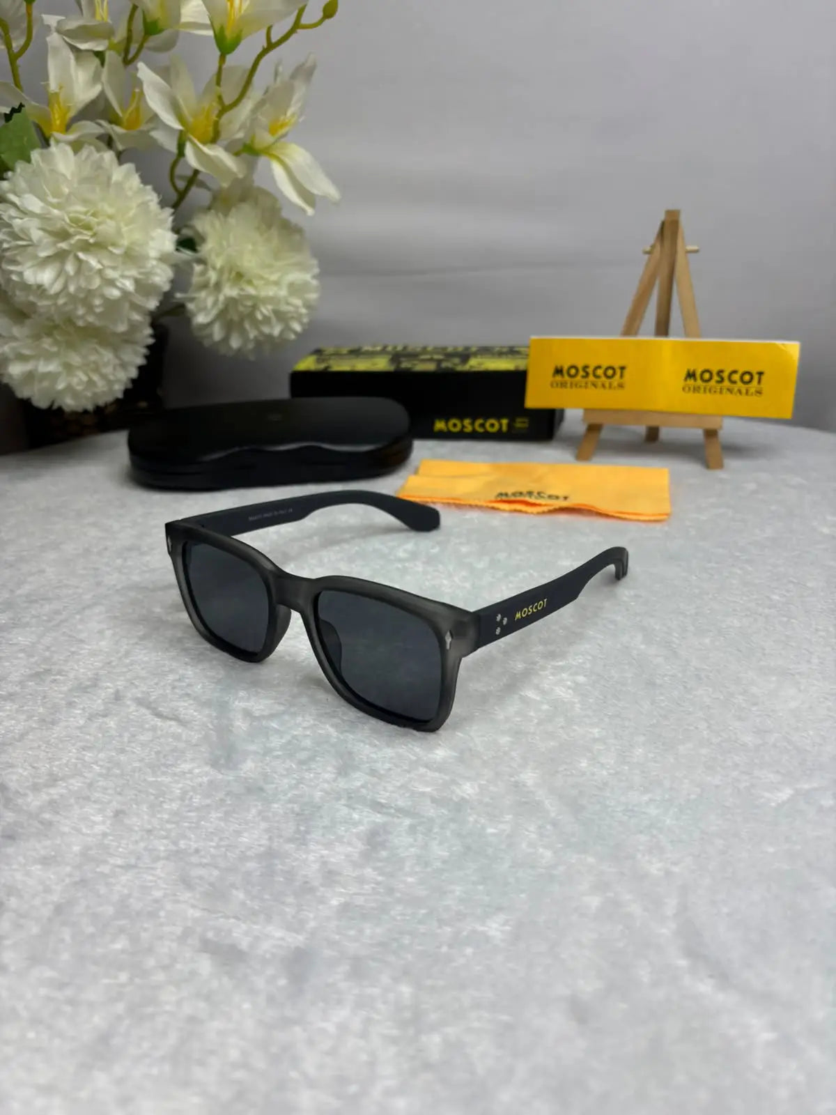 Moscot 130 crystal grey