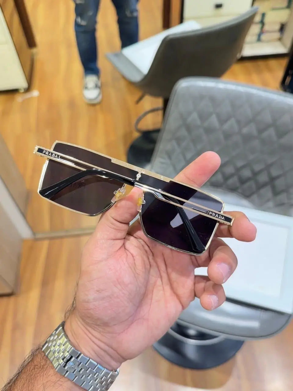 Prada_24029_gold_black