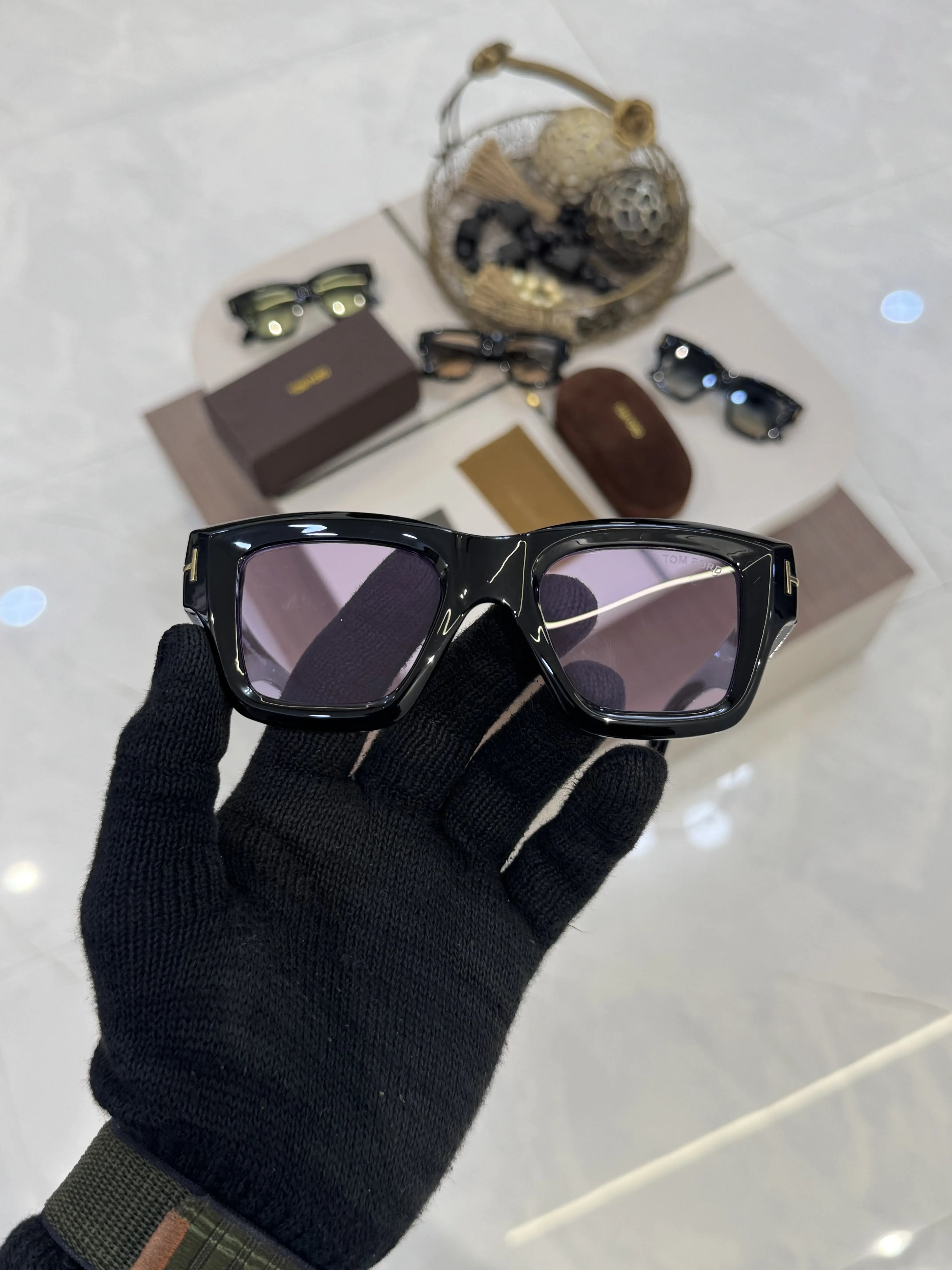Tomford_184_Purple_Black