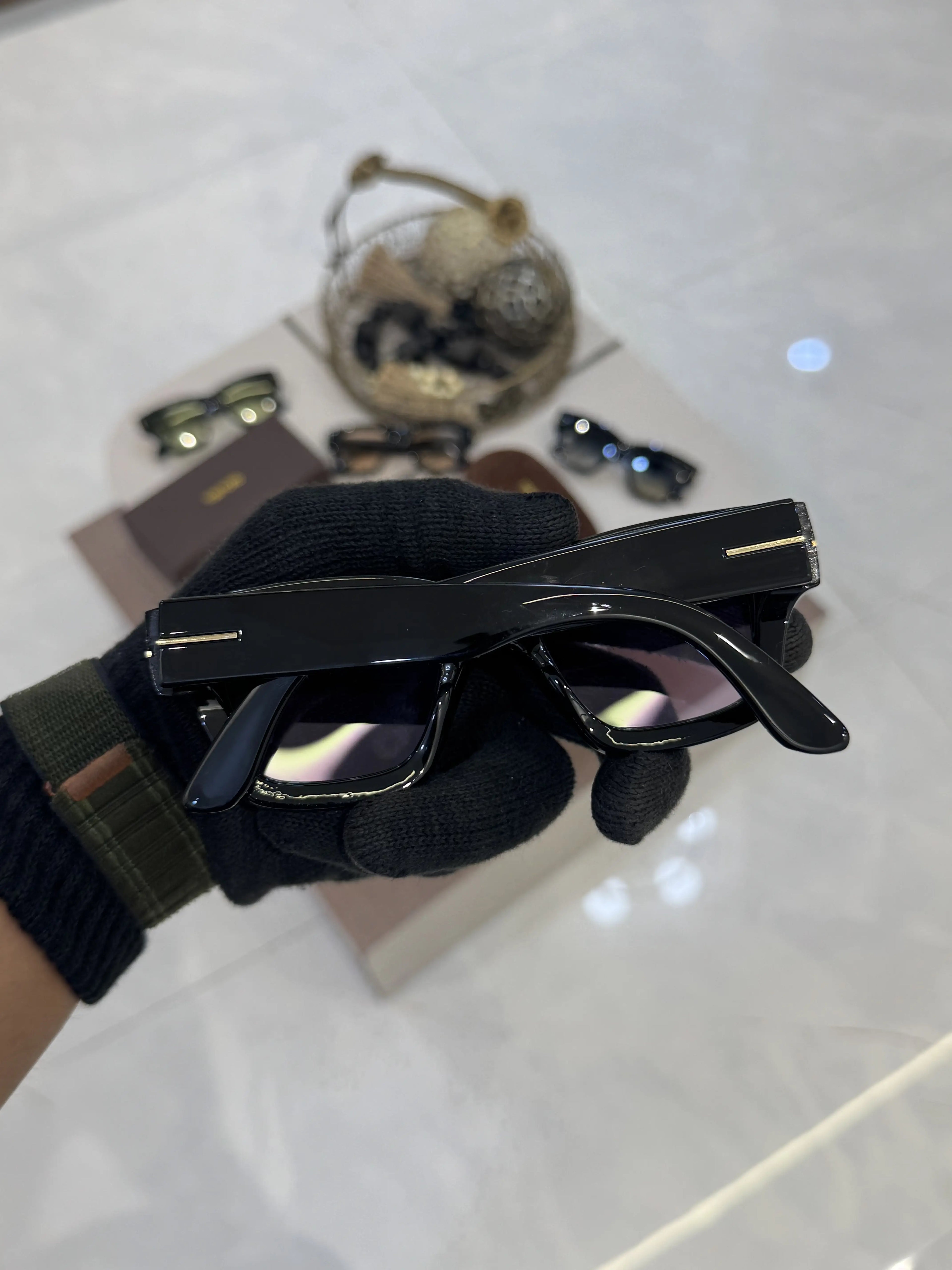Tomford_184_Purple_Black