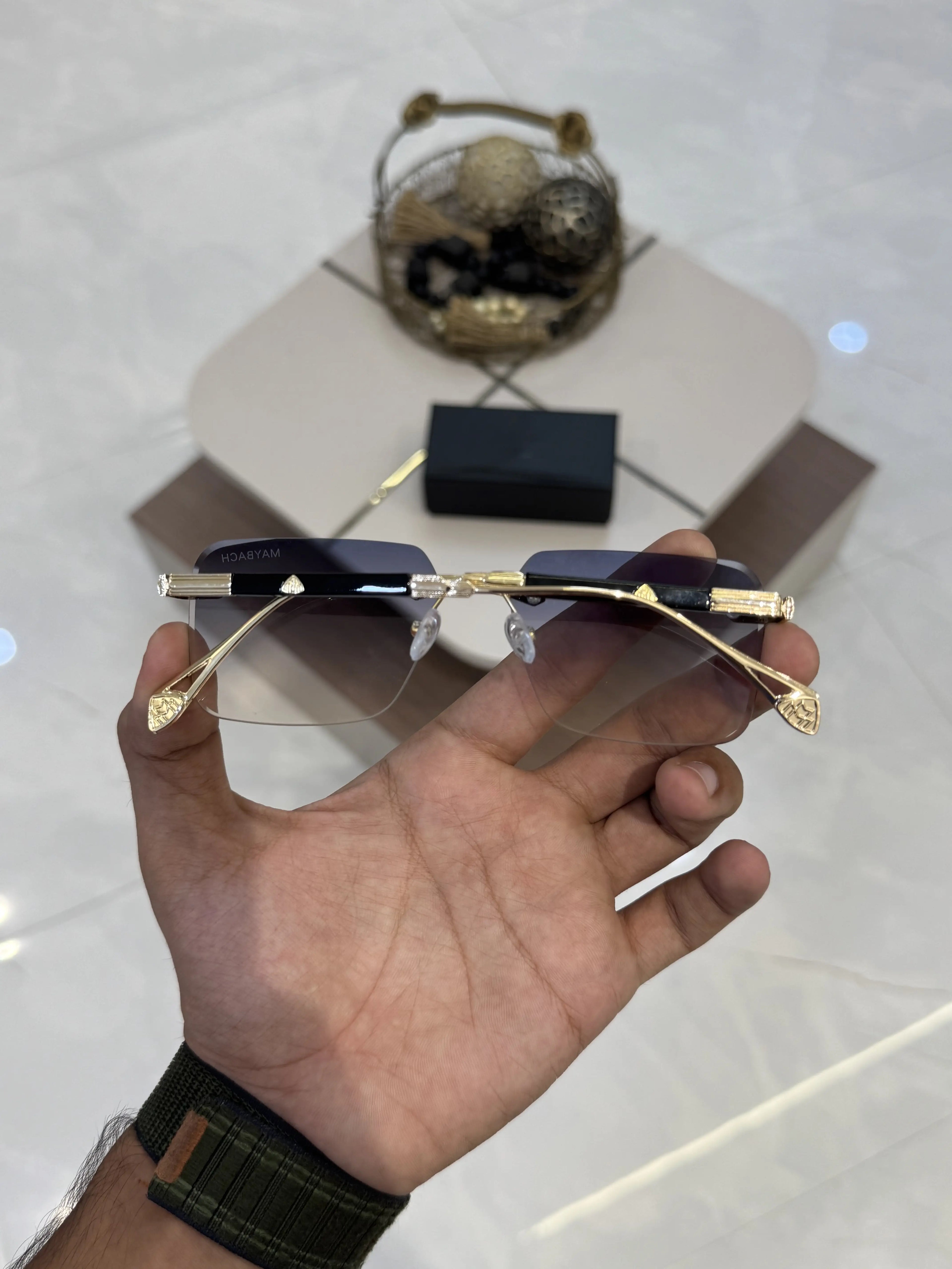Maybach_25010_Gold_Multi
