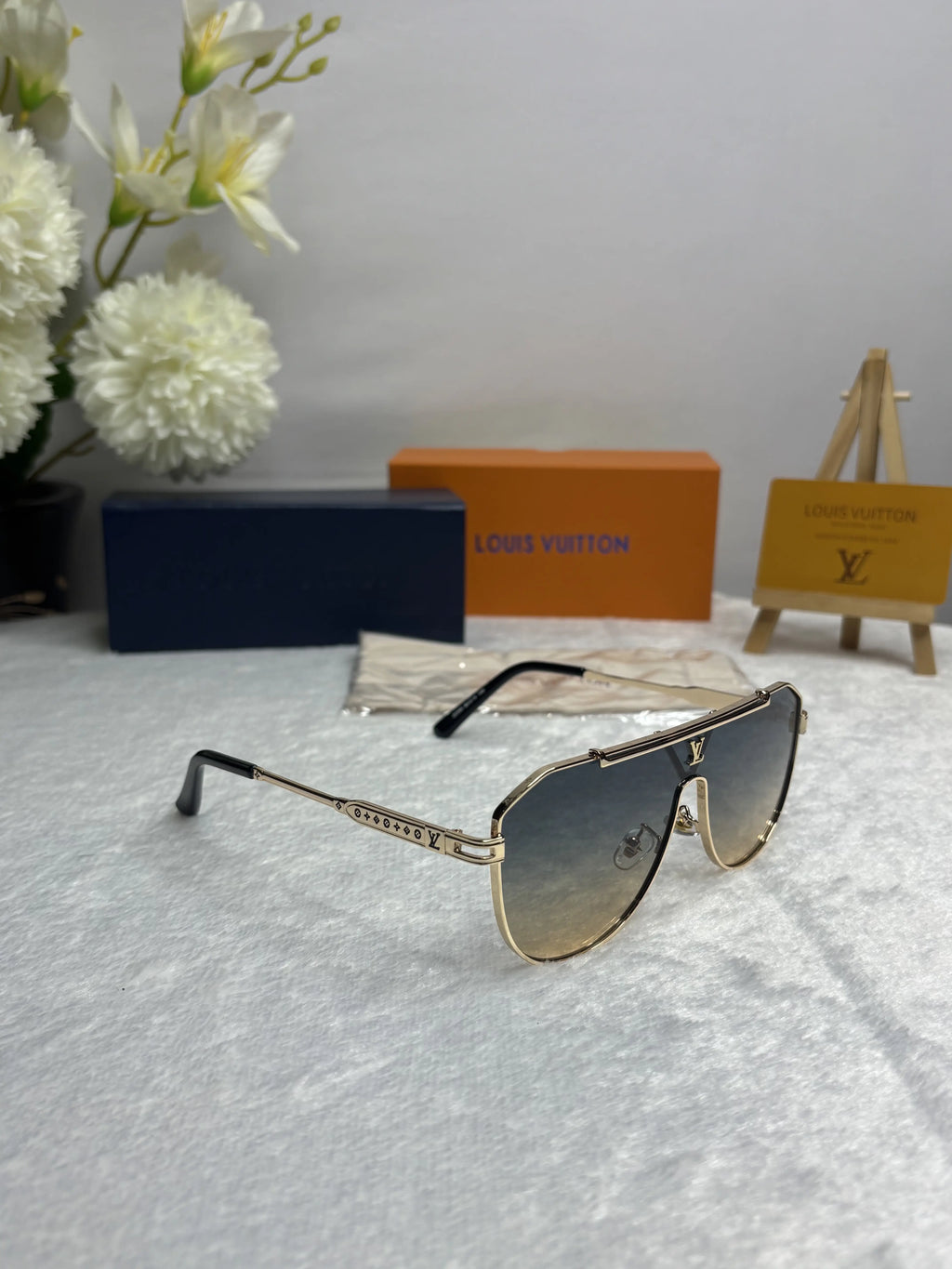 Louis Vuitton 22295 Gold Blue