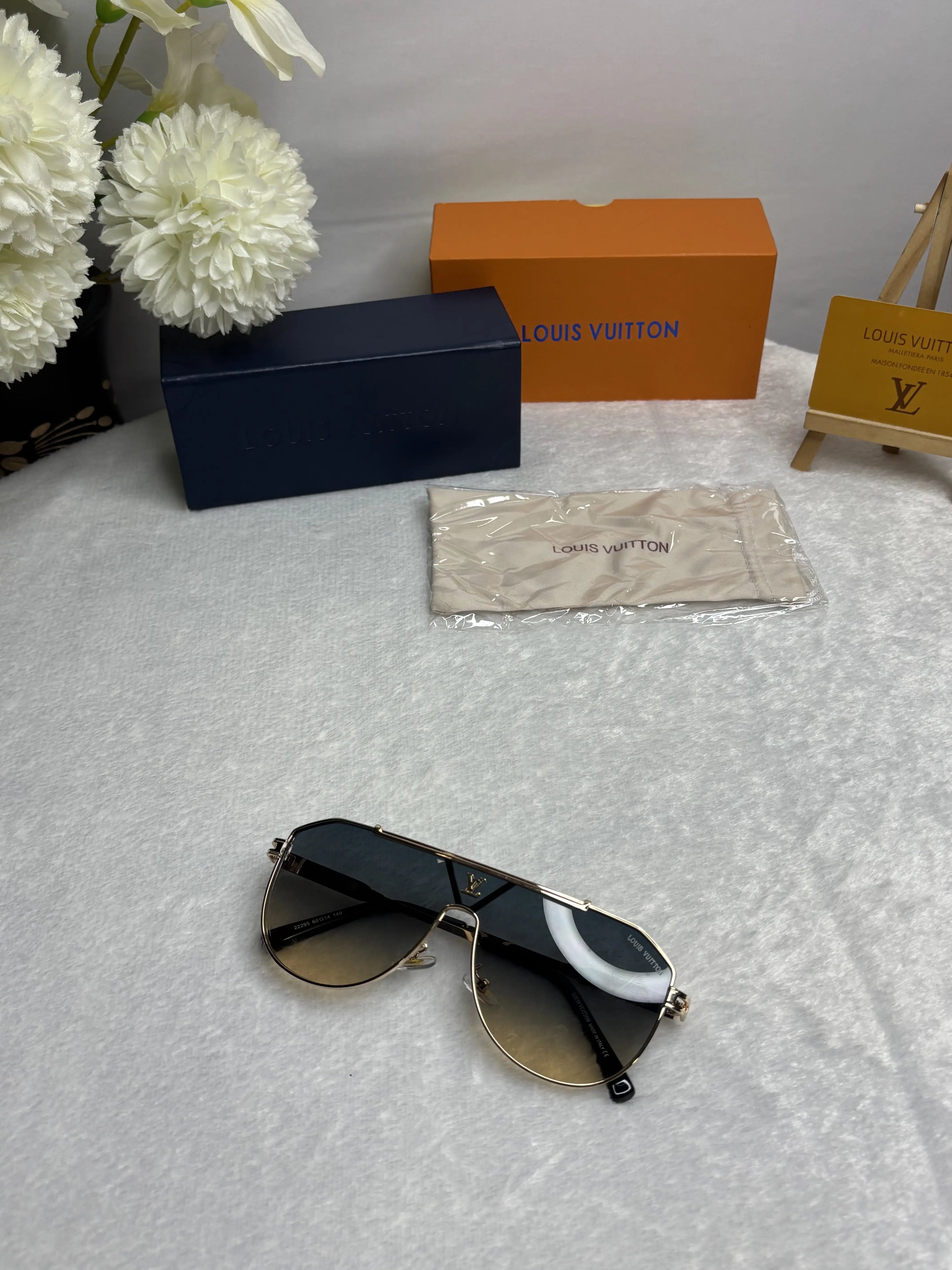 Louis Vuitton 22295 Gold Blue