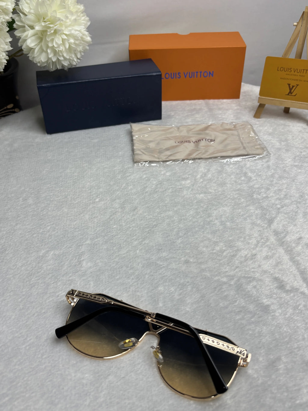 Louis Vuitton 22295 Gold Blue