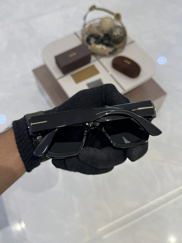 Tomford_184_Black_Dark_Green
