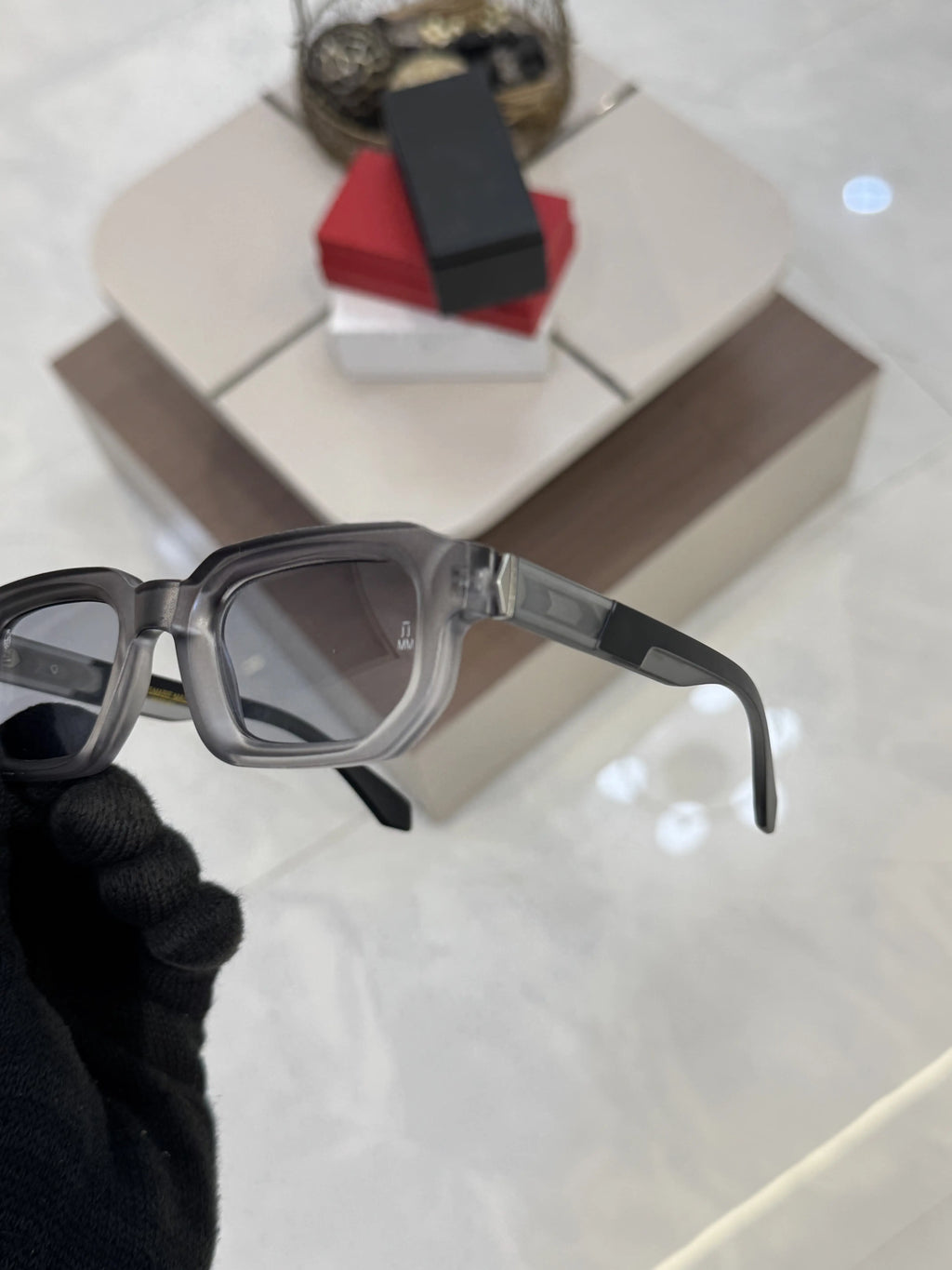 Jacquesmarif Mage_26115_Smoke_Grey