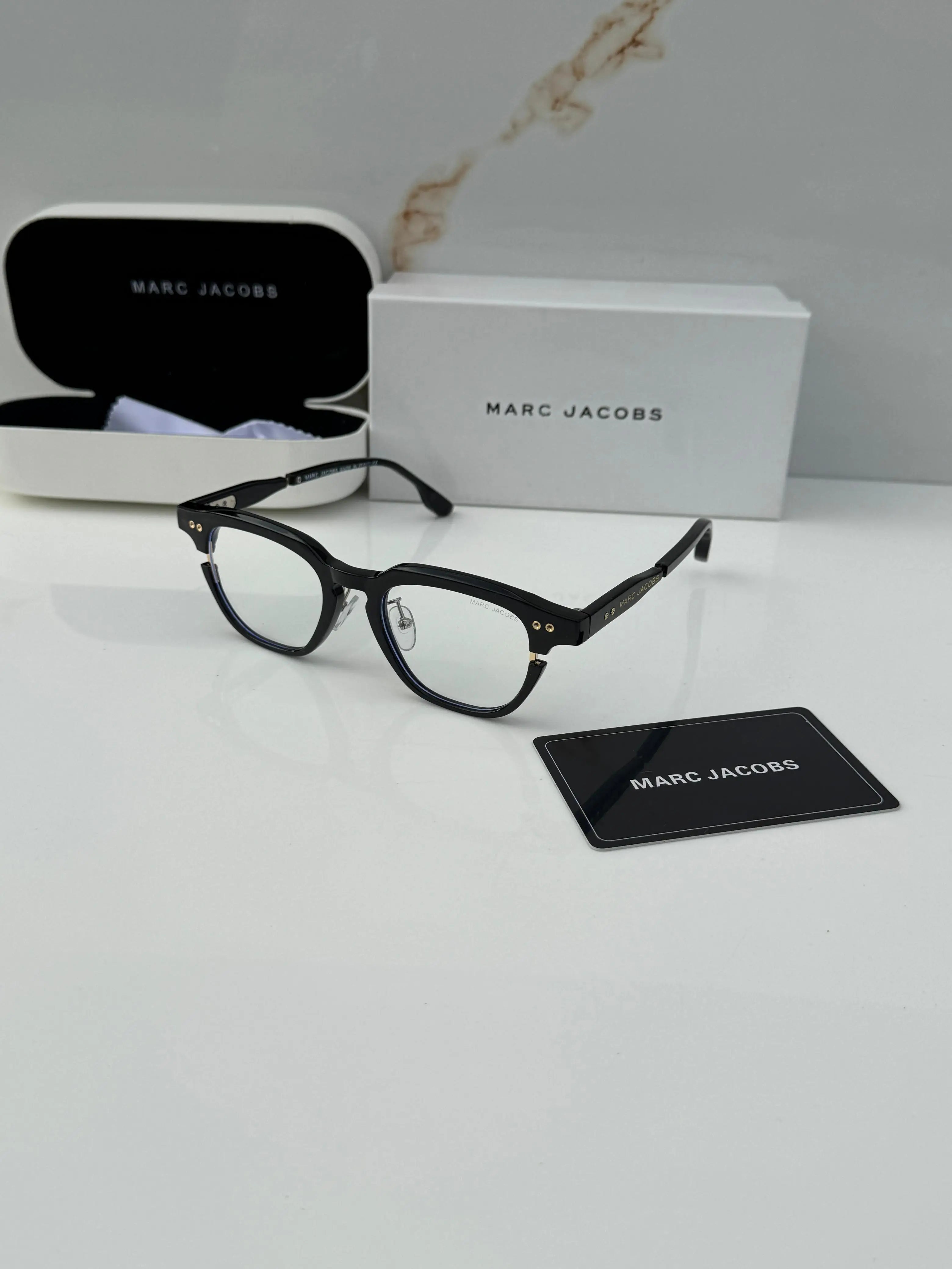Marc_jacobs_1131_black_plano Main image