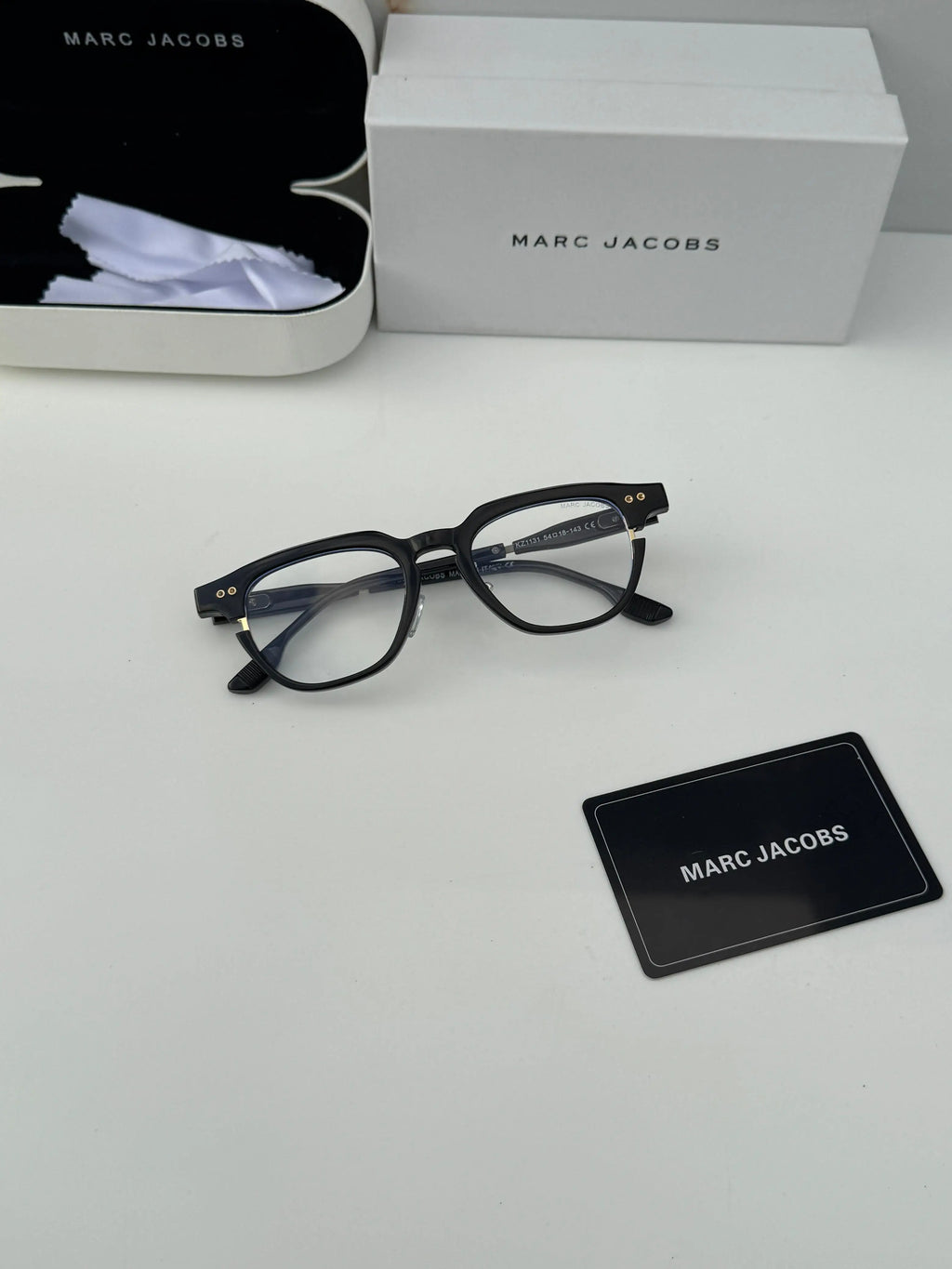 Marc_jacobs_1131_black_plano