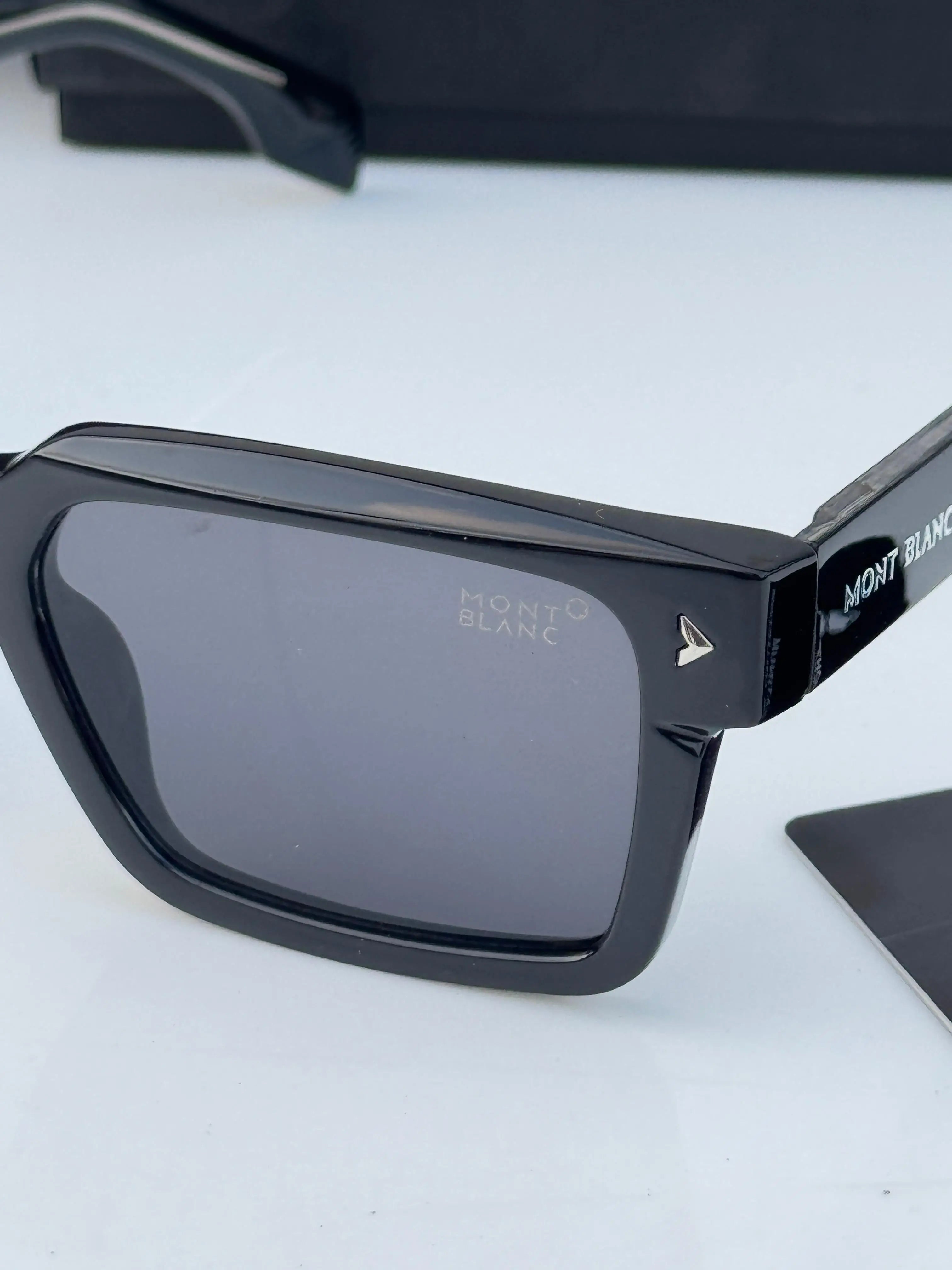Mont_blanc_335_glossy_black