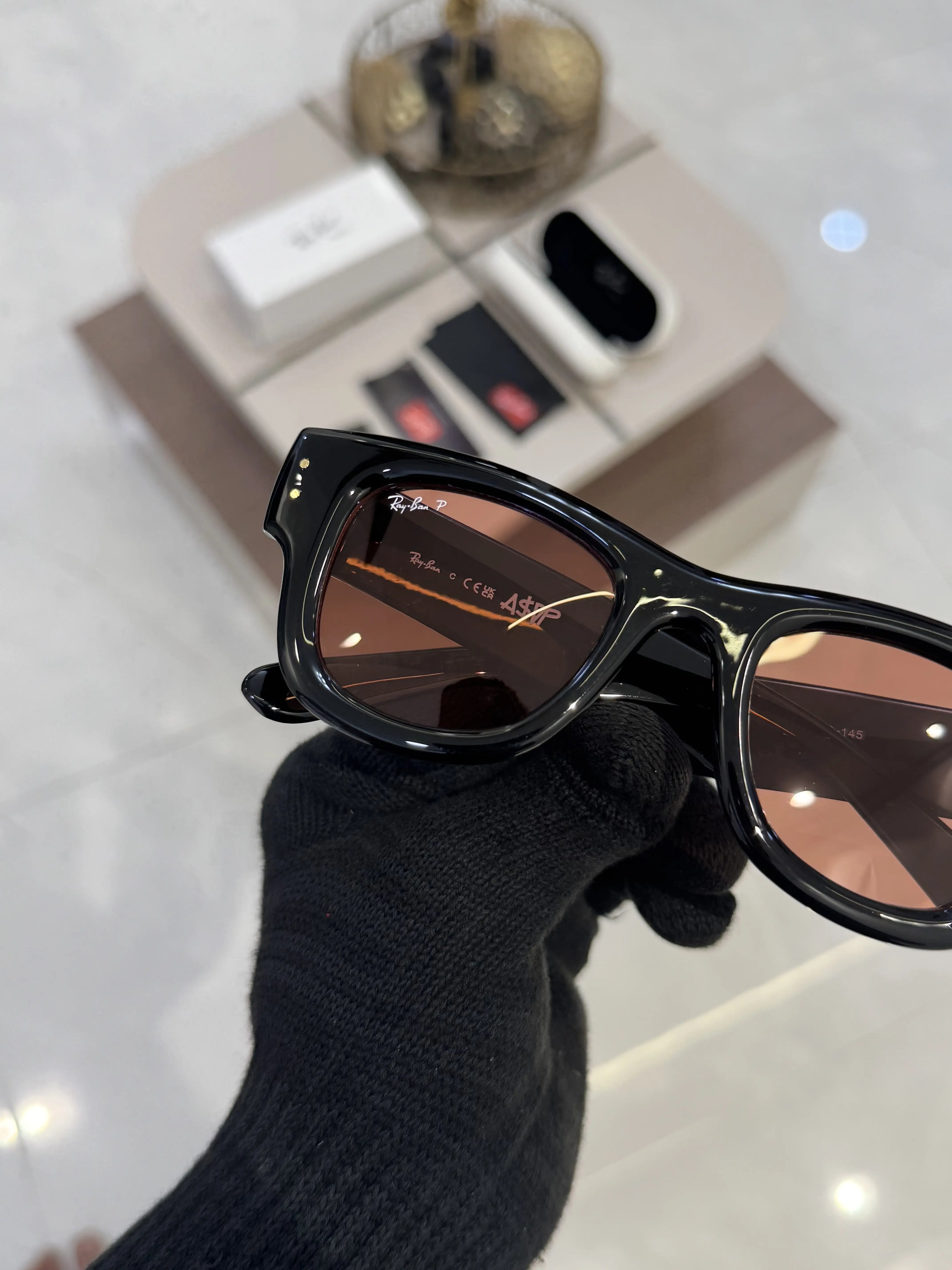 Rayban_4940_Black_Red_Candy_Puffer_Edition