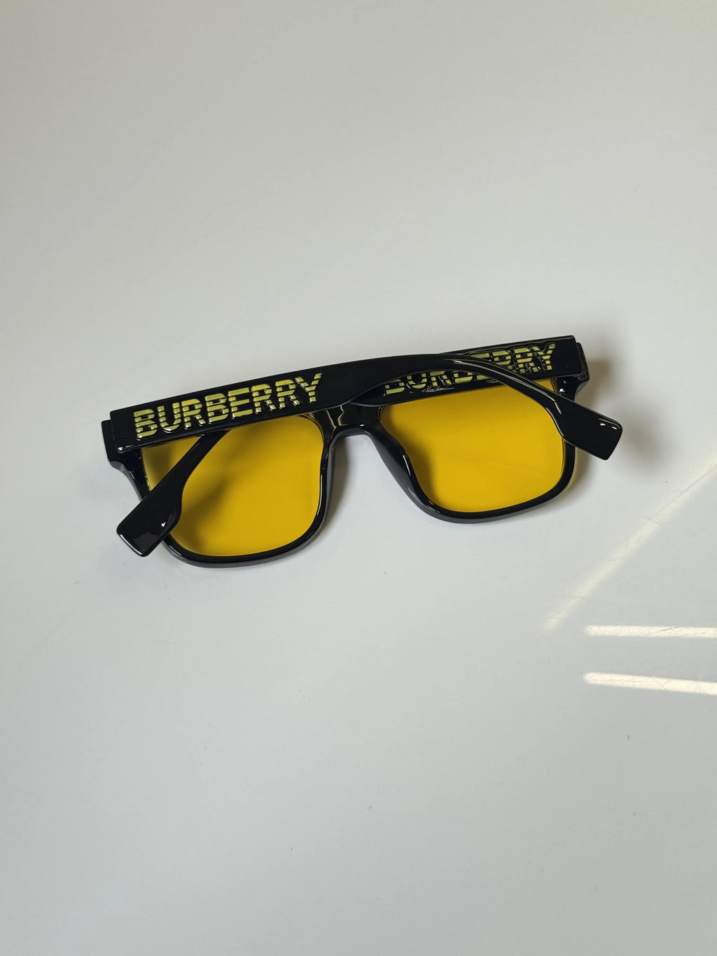 Burberry_4358_Yellow_Black