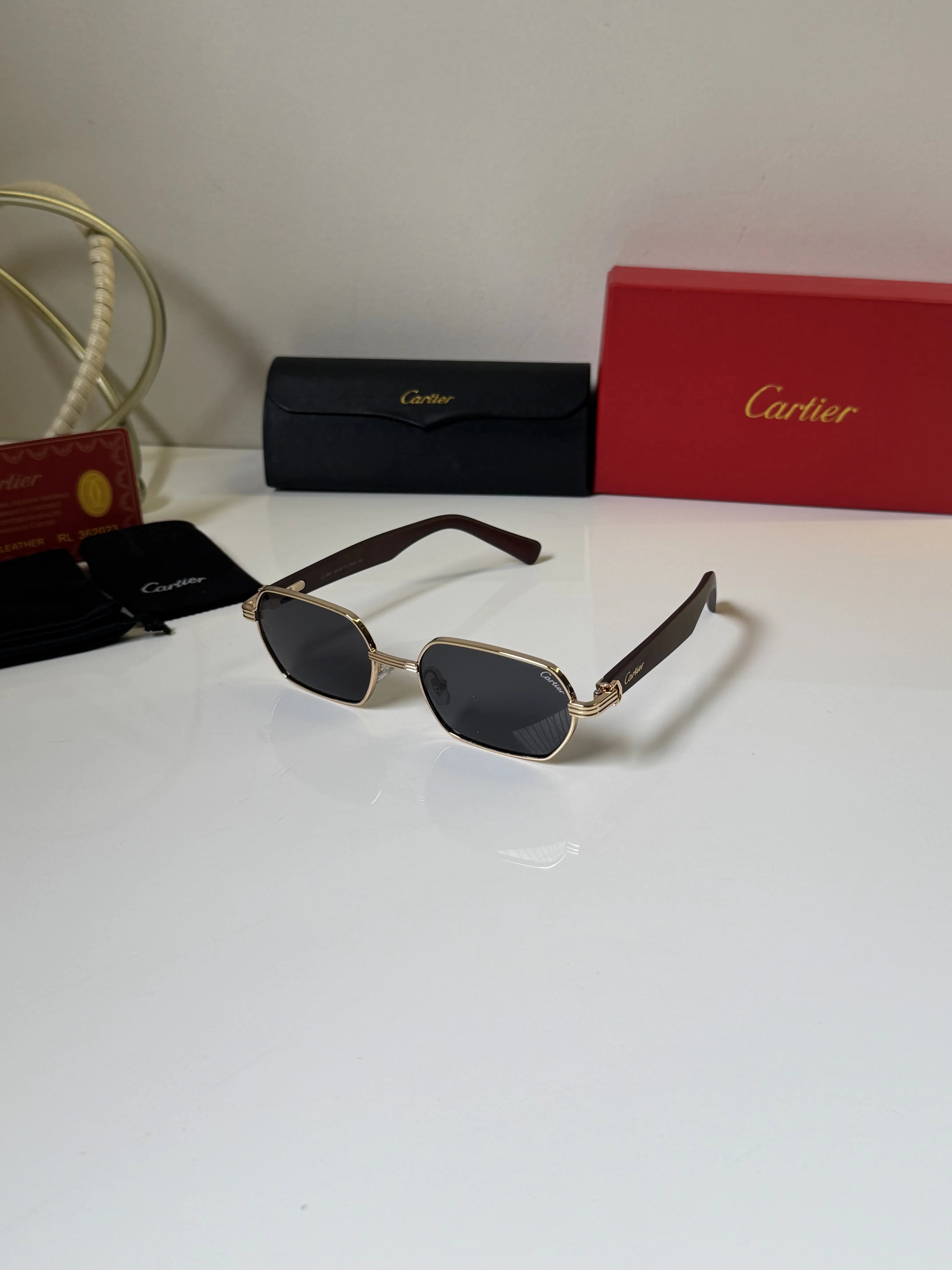 Cartier_704_Gold_Black