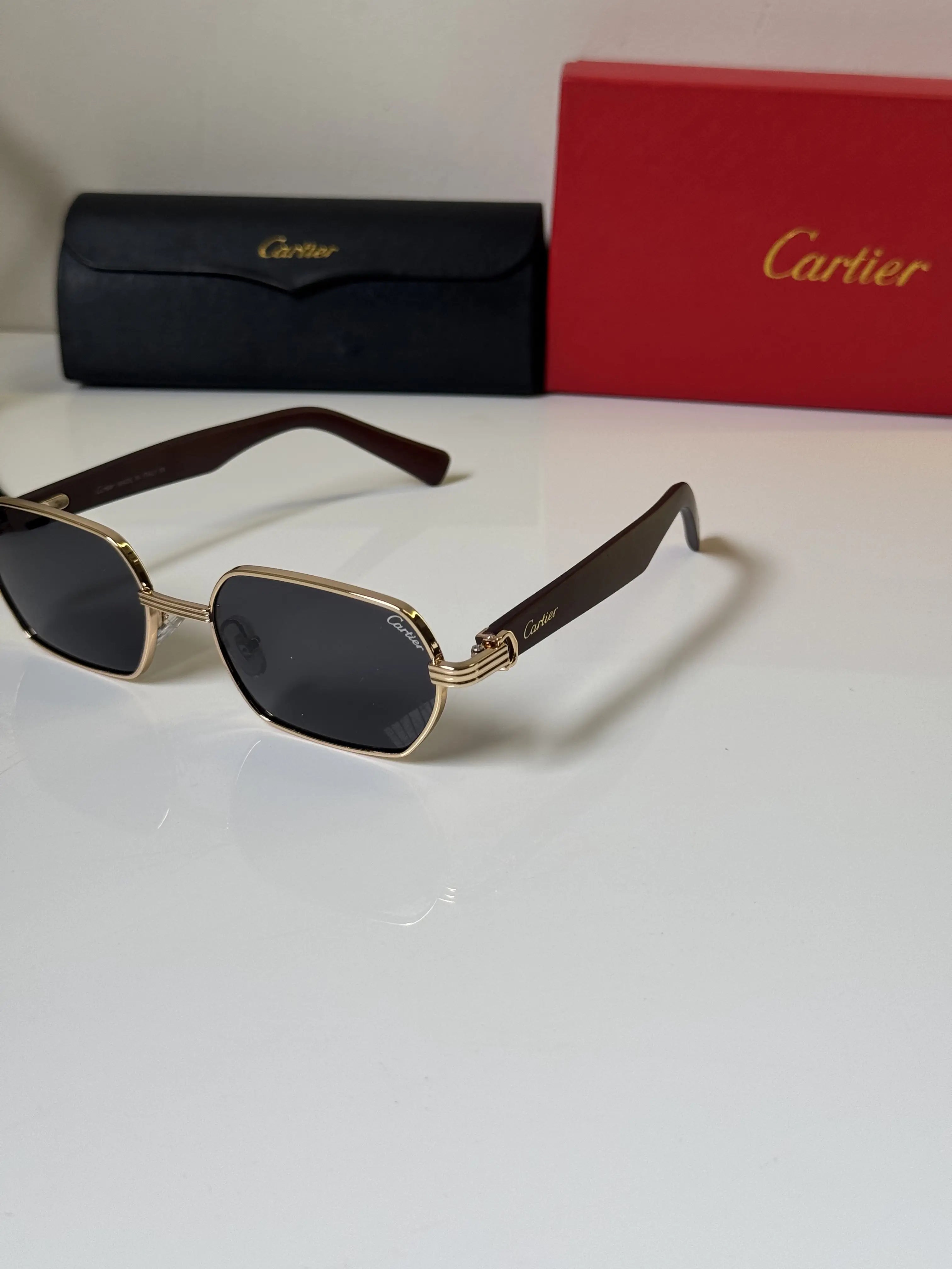 Cartier_704_Gold_Black