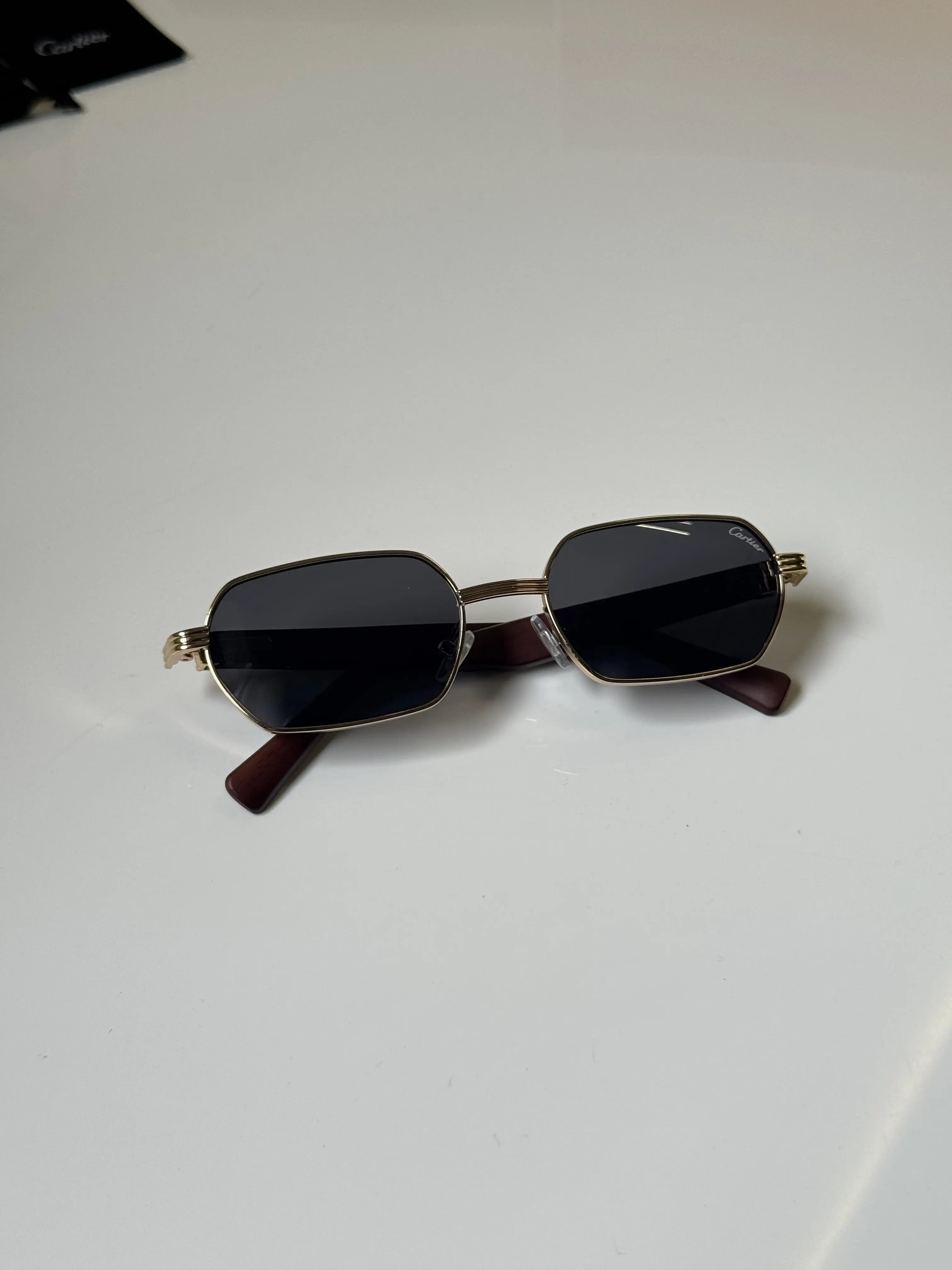 Cartier_704_Gold_Black
