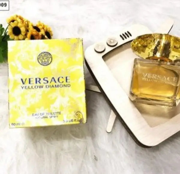 104 Versace Yellow Crystal Diamond Eau de Toilette 90ml - For Her
