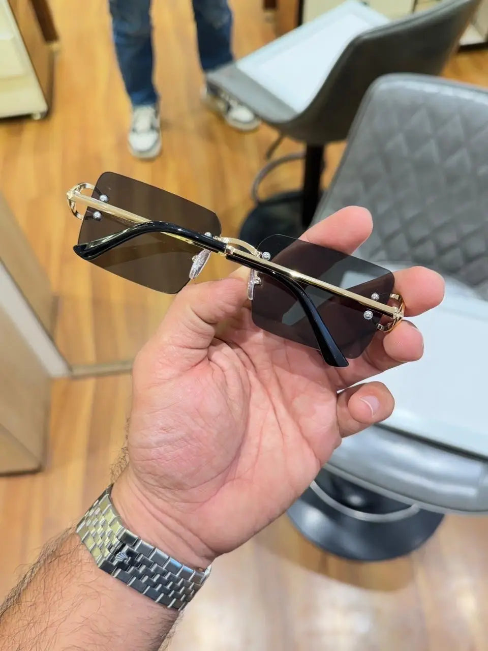 Cartier_1033_gold_black