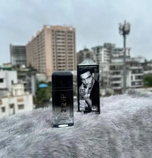 155 Carolina Herrera 212 Vip Black 100ML