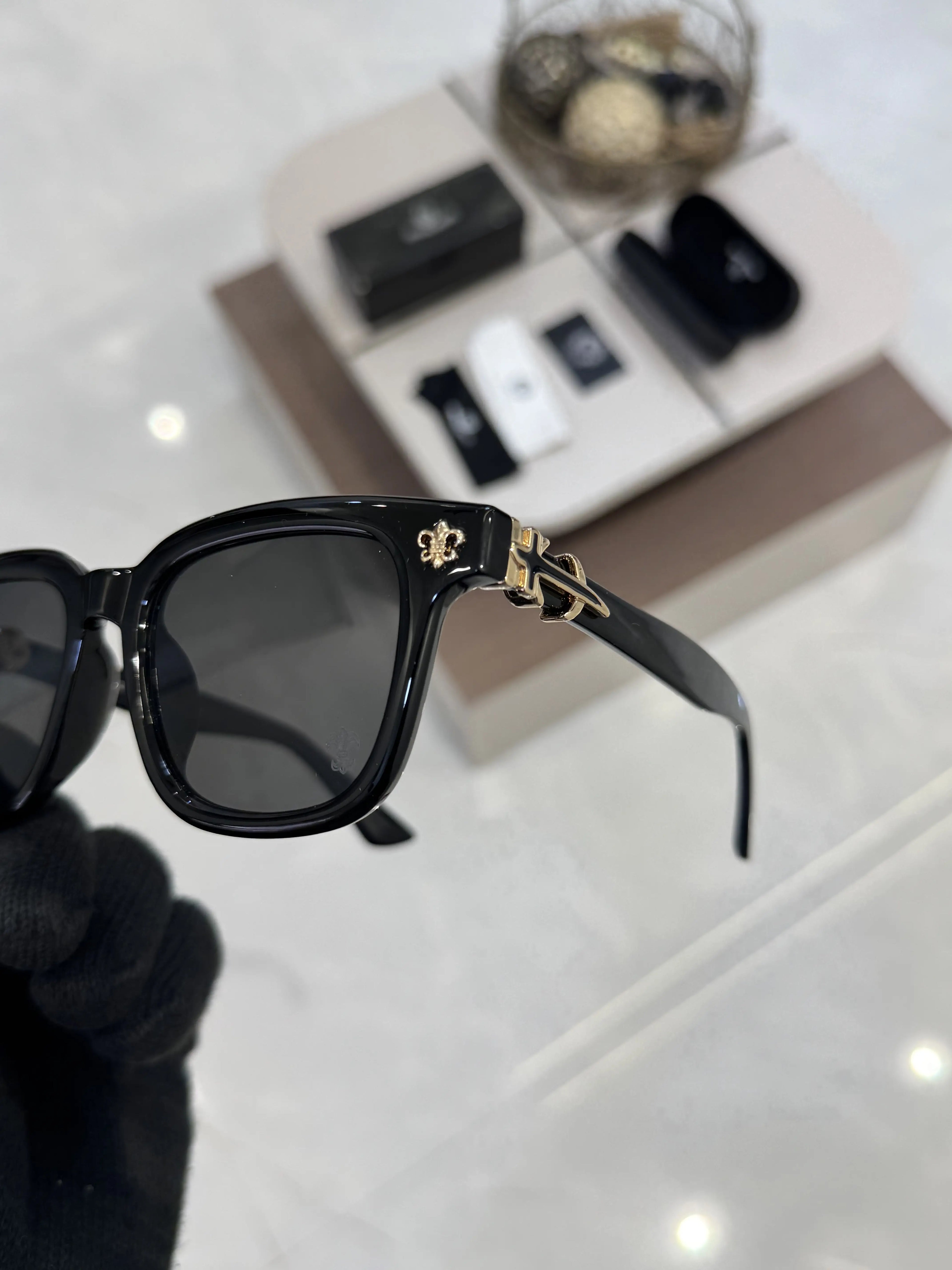 Chrome_Heart_8298_Gold_Black