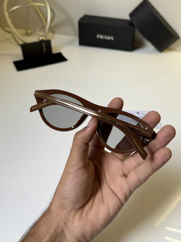 Prada_15S_Gold_Brown