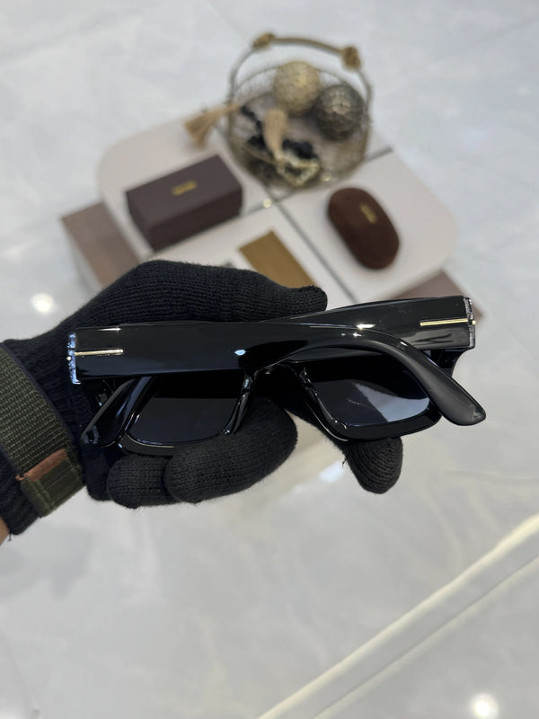 Tomford_184_Black_Blue_Shaded
