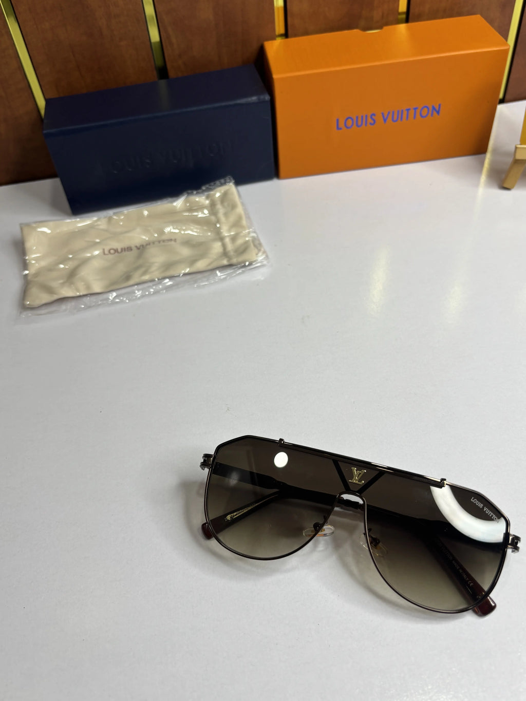 Louis Vuition 22295 Brown Black