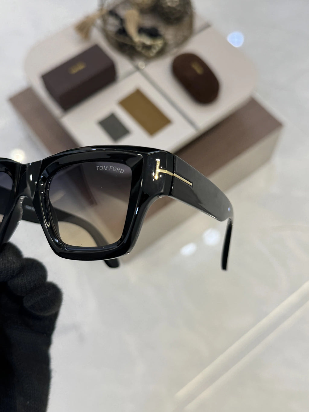 Tomford_184_Peach_Shaded