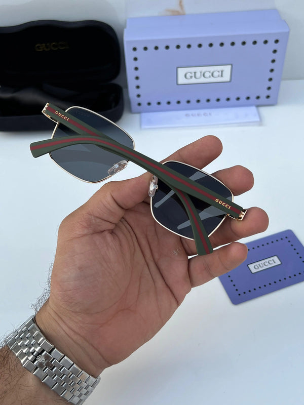 Gucci_983_gold_black