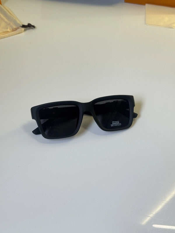 Louis_Vuitton_5113_Black
