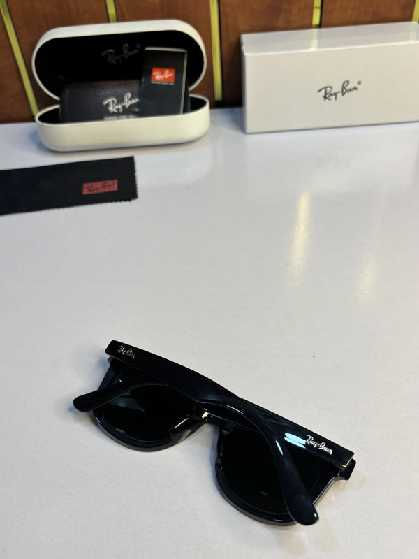 Rayban 2140 Black Green 