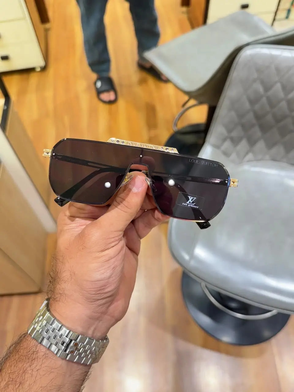 Louis vuitton 24027 gold black Main image
