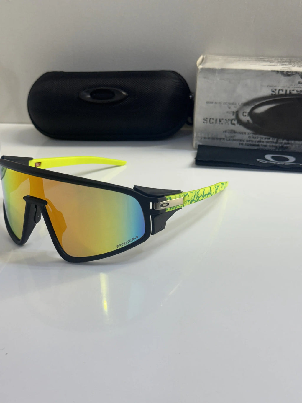 Oakleyy_9404_Yellow_Green