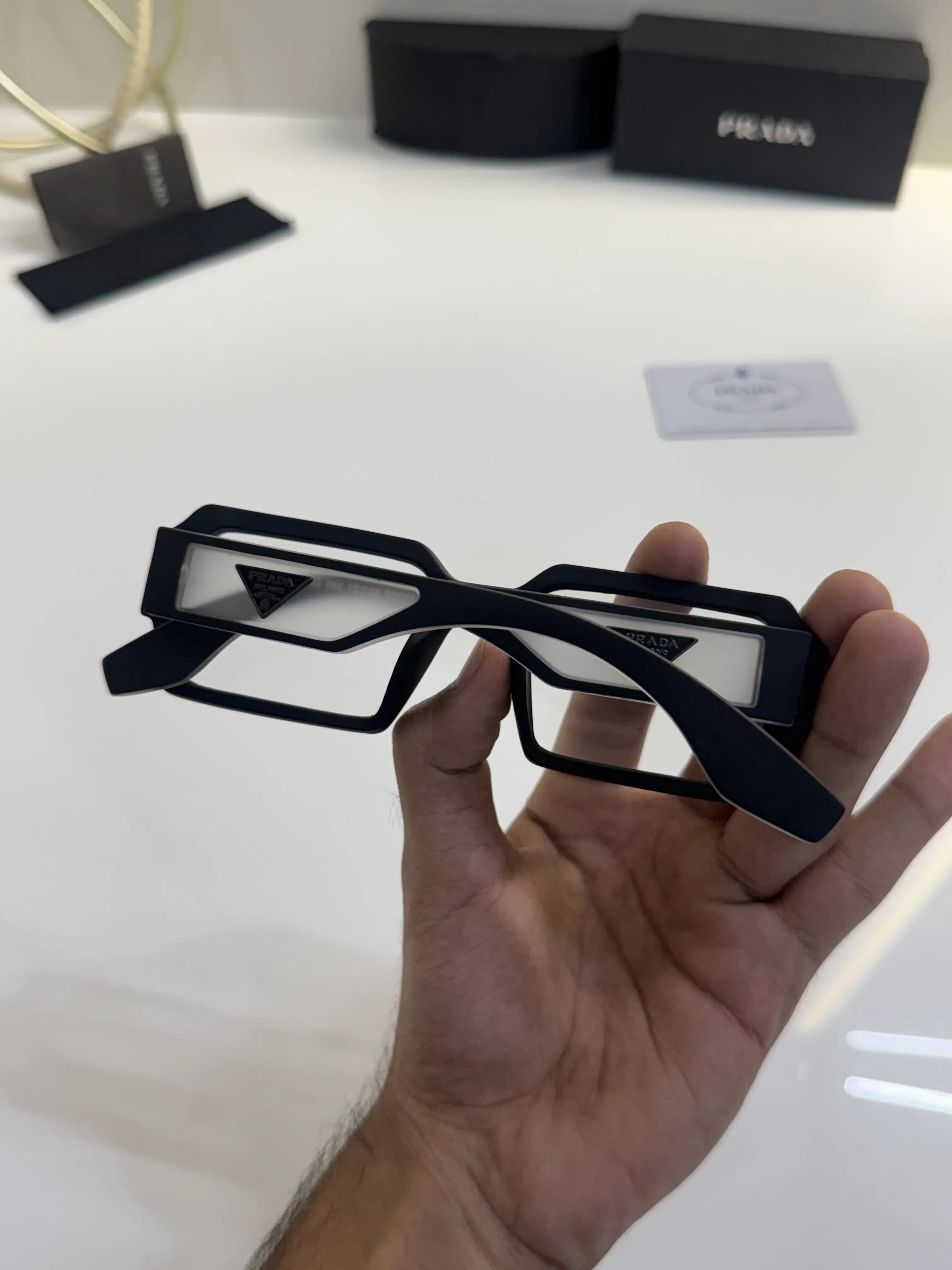 Prada_8207_Ice_Black_Frame