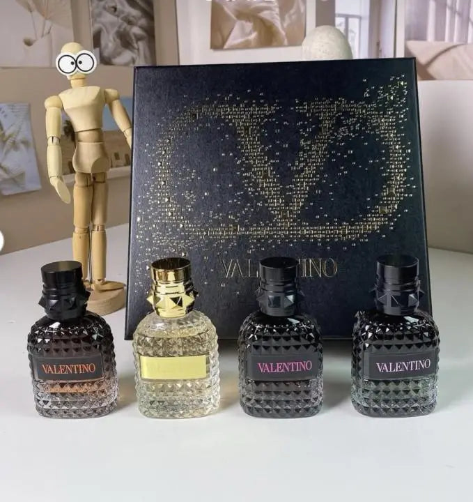 2019 Valentino Born In Roma Miniature Collection Gift Set 4x30ml (Intense, Coral Fantasy, Classic, The Gold) - For Men