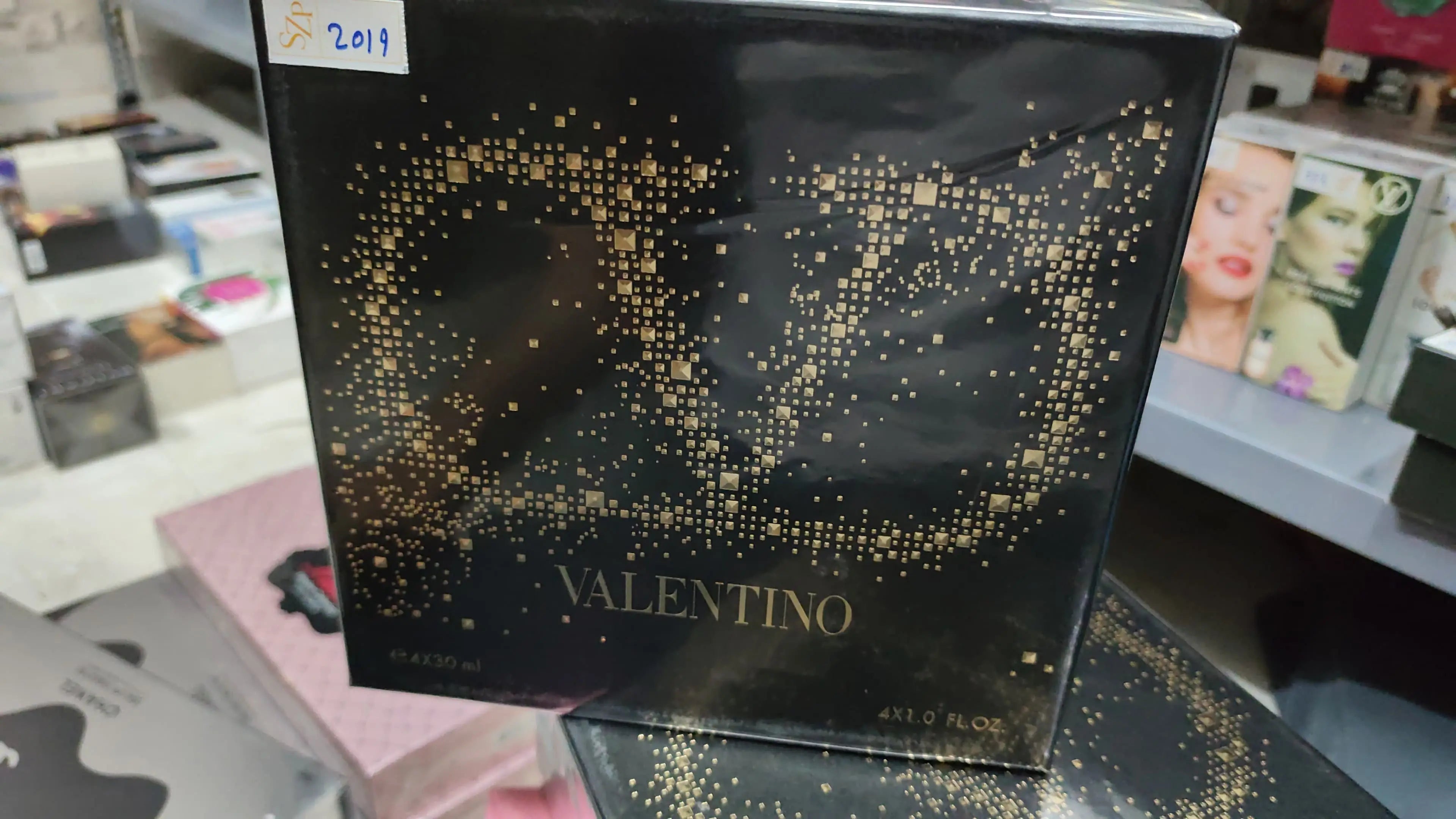 2019 Valentino Born In Roma Miniature Collection Gift Set 4x30ml (Intense, Coral Fantasy, Classic, The Gold) - For Men