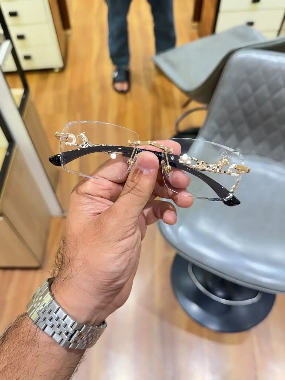 Cartier_2520_gold_plano