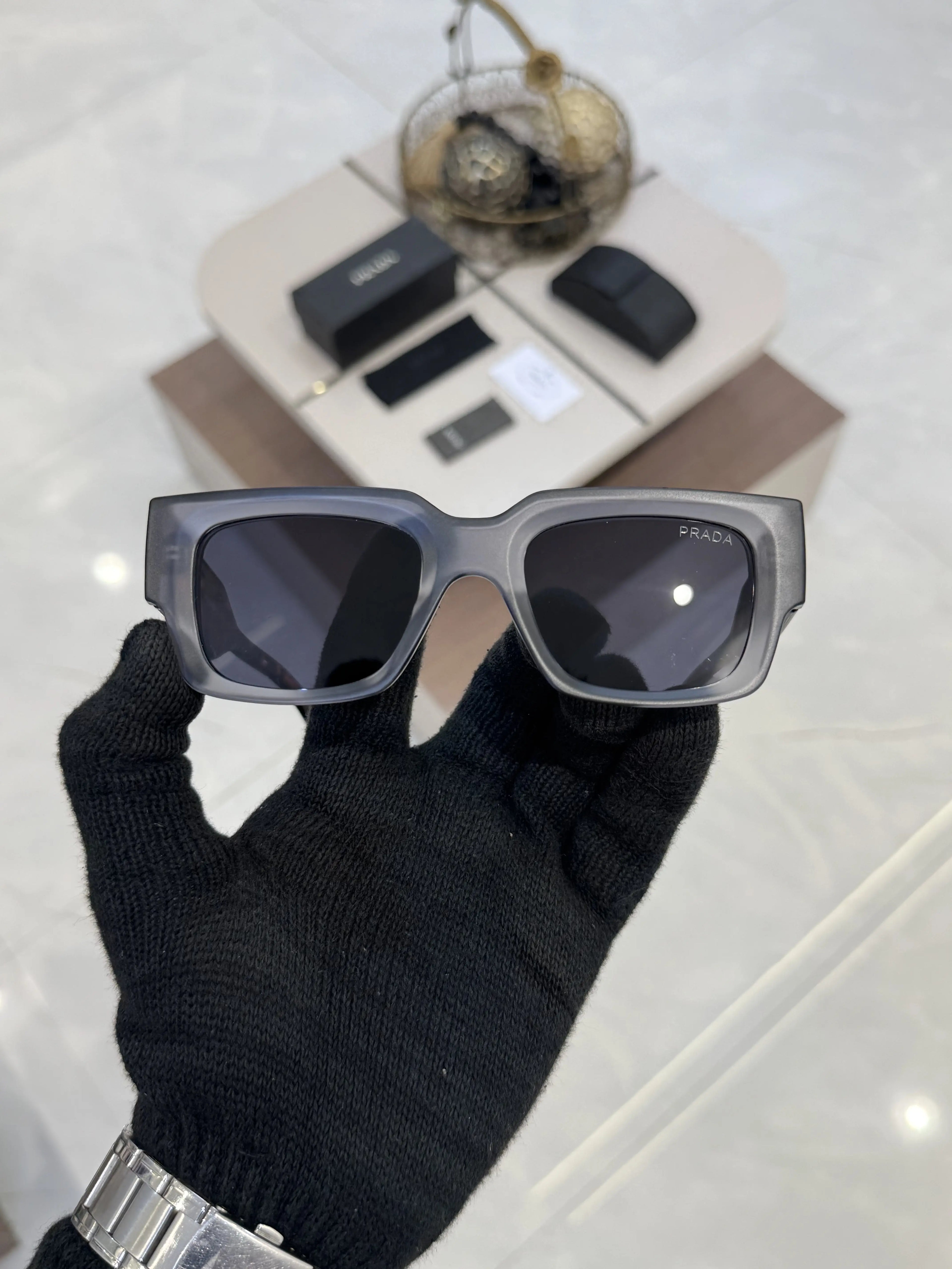 Prada_2333_Tiger_Grey