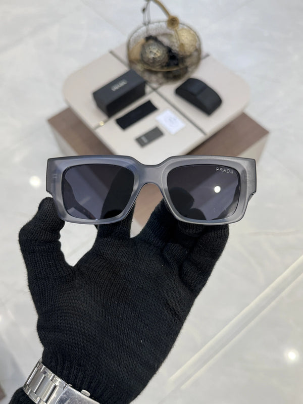 Prada_2333_Tiger_Grey