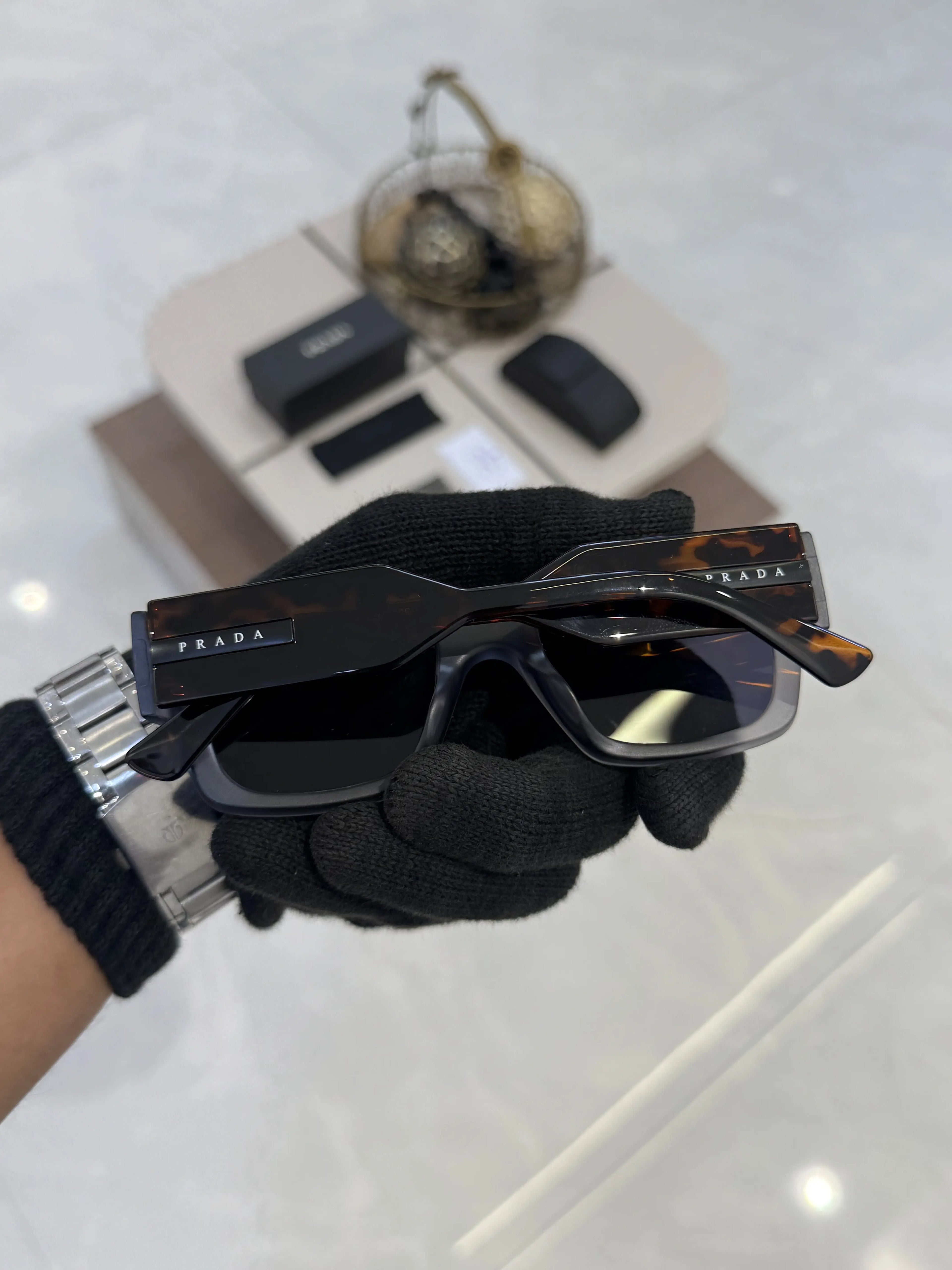 Prada_2333_Tiger_Grey