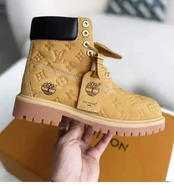 Loui-s Vuitton x Timberland ankle boots wheat monogram embossed leather