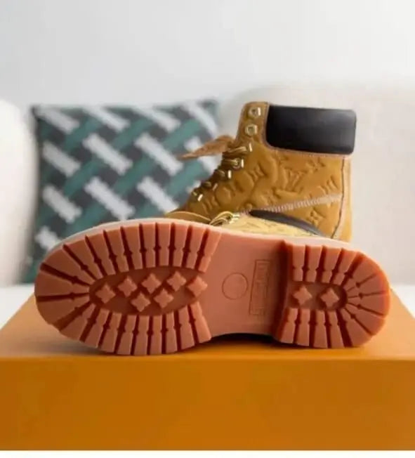 Loui-s Vuitton x Timberland ankle boots wheat monogram embossed leather