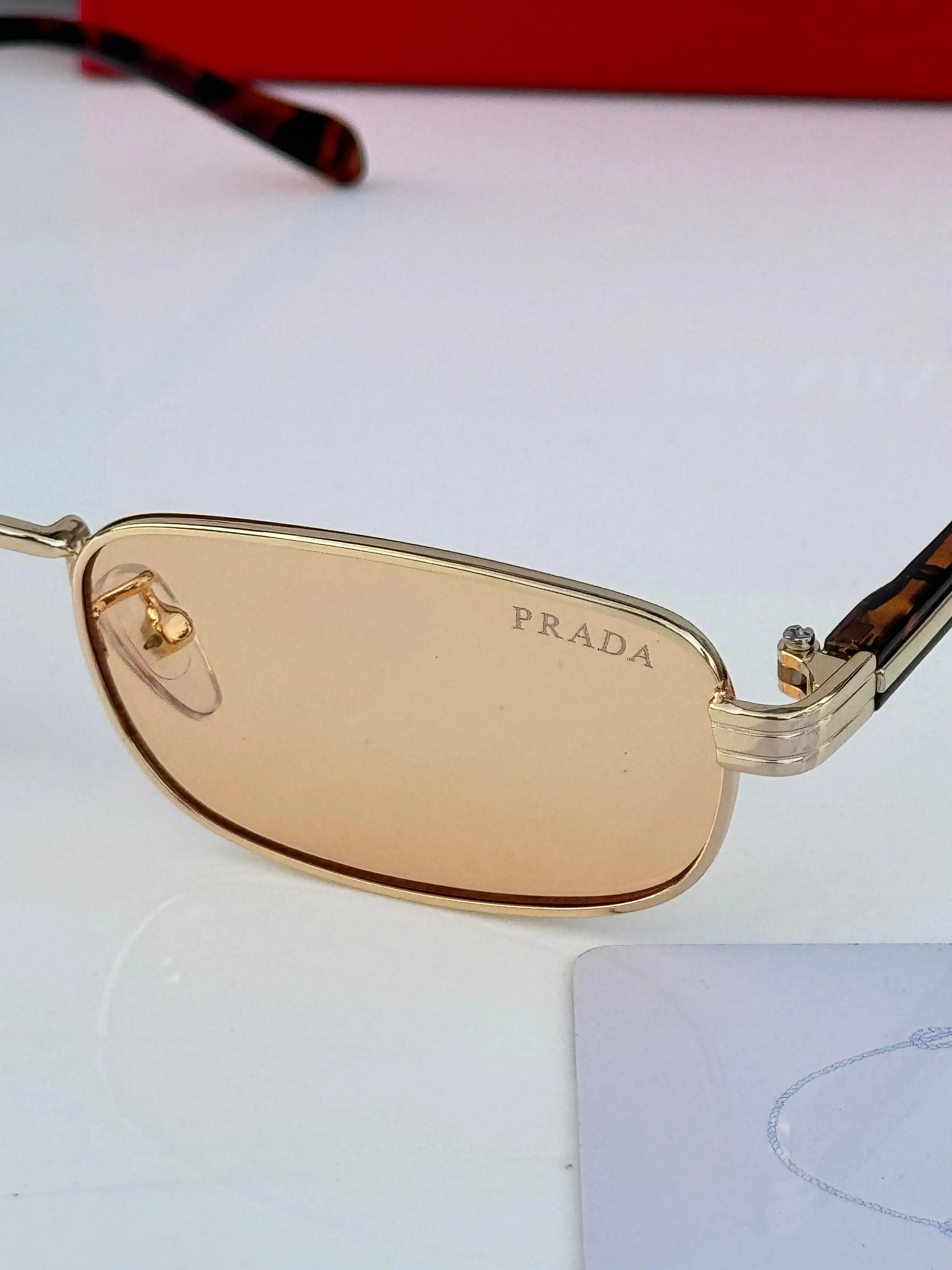 Prada_158_gold_tiger_candy