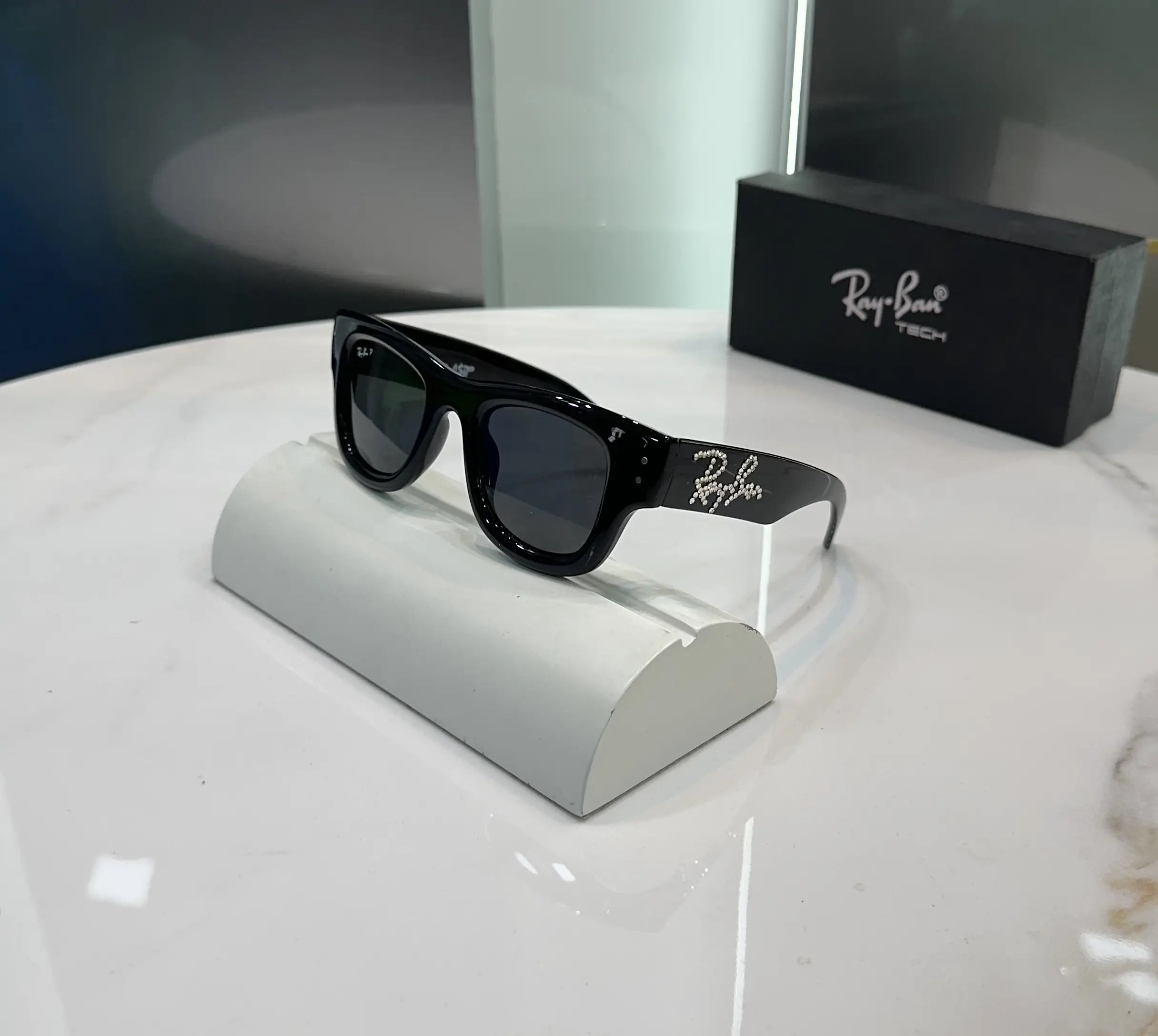 RayBan All Black Diamond Puffer Premium Shades 940 Main image