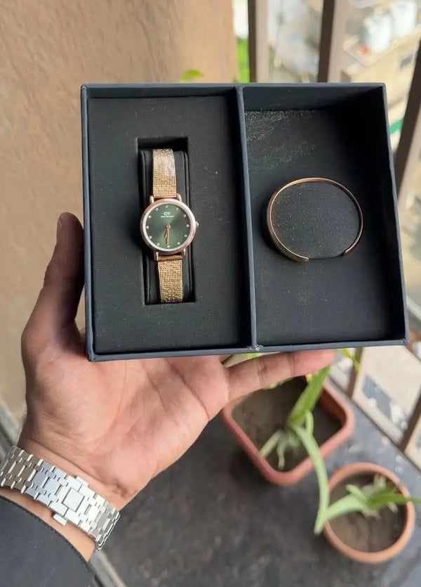 Daniel Wellington Petite Melrose Eggshell with Classic Rose Gold Bracelet