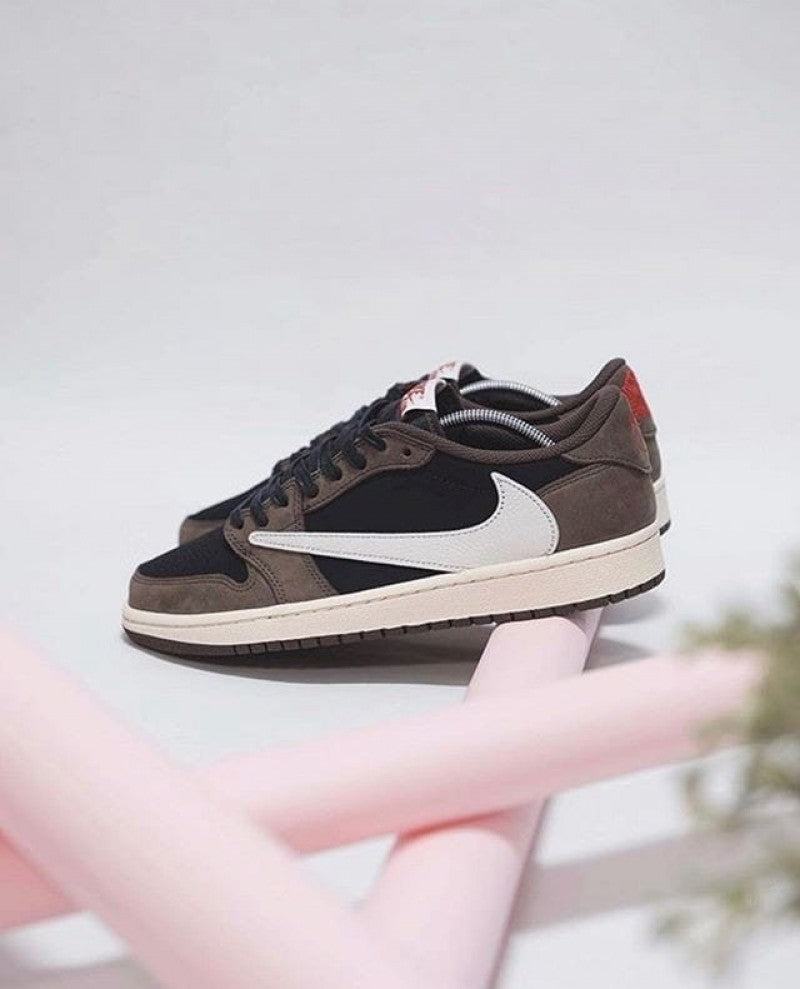 Nikee Air Jordan 1 Low OG Travis Sc