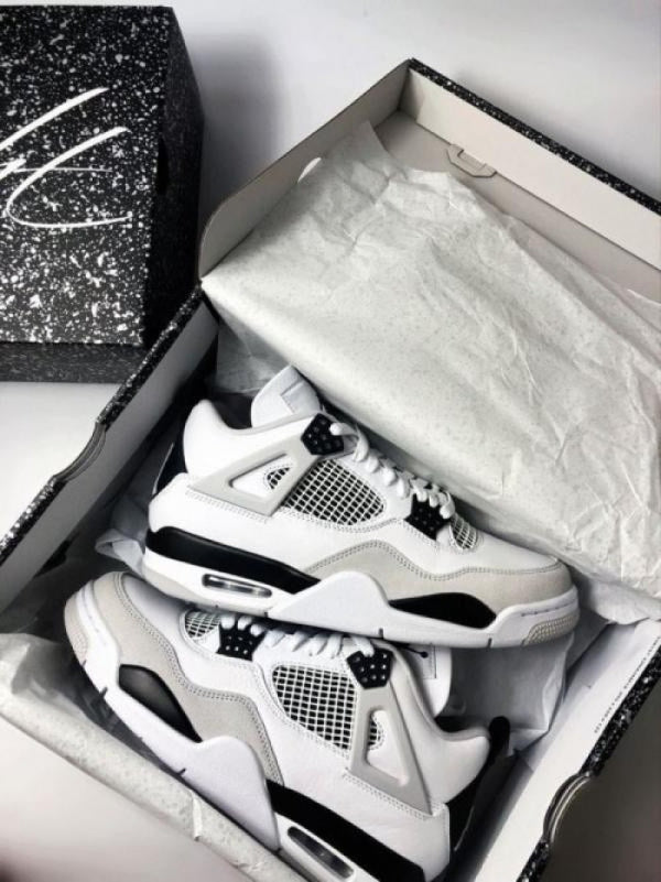 Nikee Air Jordan Retro 4 Military B