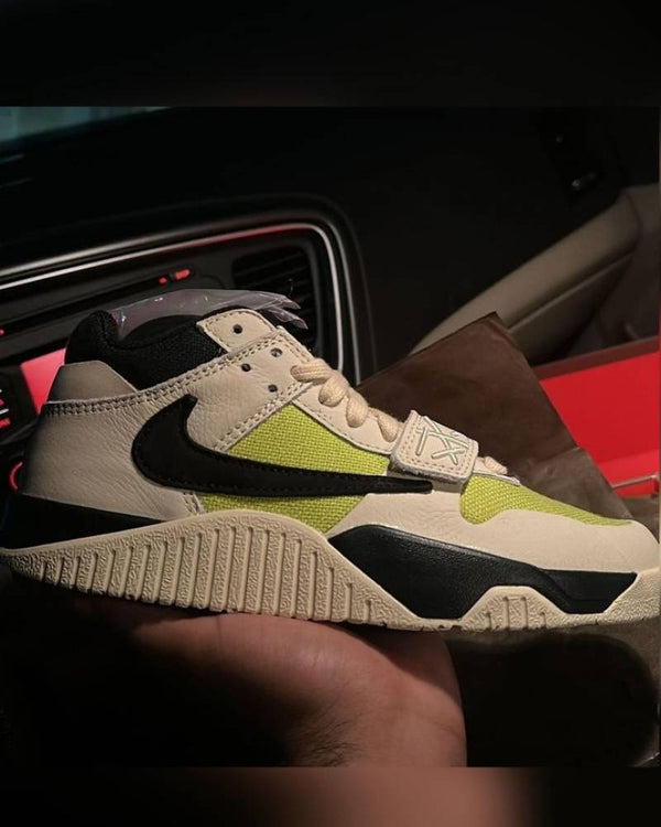Travis Scott x Jordan Jumpman Jack - Bright Cactus